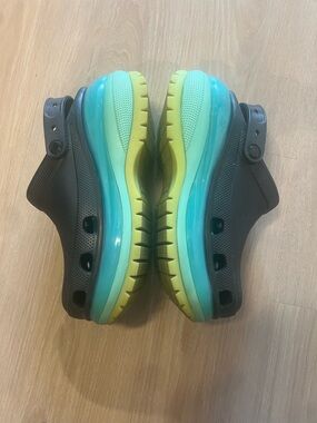 Crocs Mega Crush Clog Black/Green Gradient Sz 9